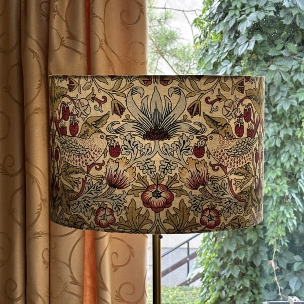 STRAWBERRY THIEF Trianon Cream lampshade