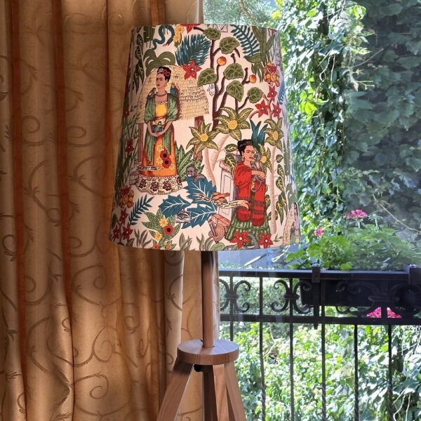 FRIDA GARDEN TEA wooden floor lamp